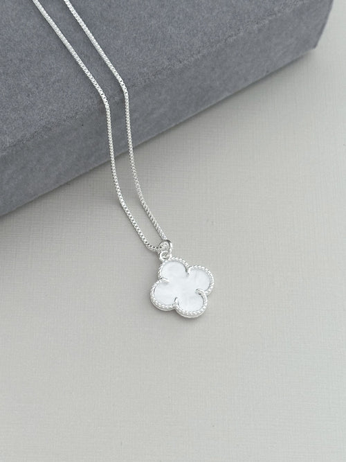Colar Trevo Branco banhado a prata - Use Luxy